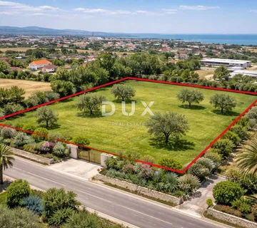 ISTRA, PREMANTURA - Građevinski teren za stanove!  - cover