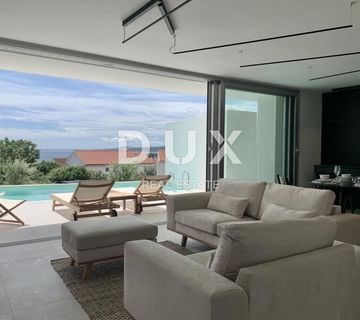 OTOK KRK, GRAD KRK - Moderna vila s dva stana i 2 bazena - cover