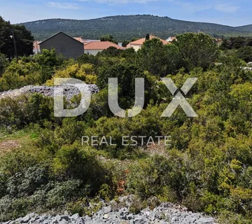 ZADAR, IST - Građevinsko zemljište za vikendicu/vilu/apartmane, 100 metara od mora - cover