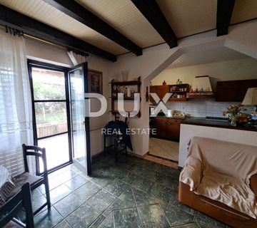 VIŠKOVO, MARINIĆI - Stan površine 100 + 60 m2 - cover