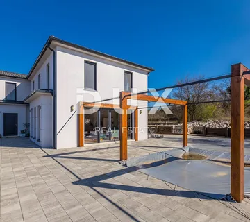 OTOK KRK - Moderna moderna vila s bazenom i velikom okućnicom u središtu otoka - cover