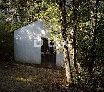 OTOK KRK, PINEZIĆI - Prizemnica 25 m2 na terenu od 550 m2 - cover