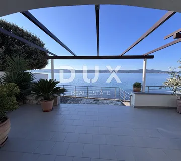 BIOGRAD, SVETI PETAR - Predivna kuća za odmor 1. red do mora - cover