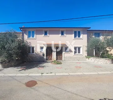  OTOK KRK, okolica Malinske - Kuća u nizu s dva apartmana - cover