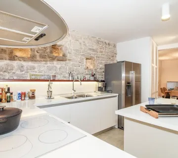 ISTRA, BALE - Predivna kamena kuća sa suvremenim arhitektonskim detaljima! - cover