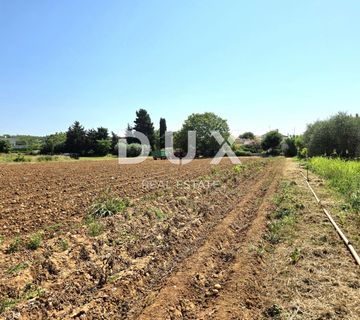 ISTRA, POMER - Građevinsko zemljište od 2052m2 blizu plaža i centra savršeno za Vilu, Kuće za odmor, obiteljske kuće, Apartmanske zgrade - cover