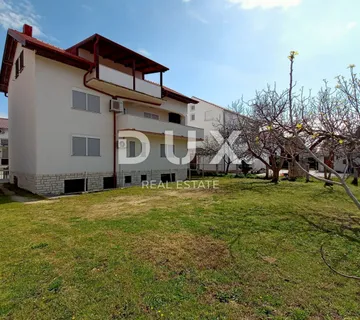 ZADAR, SABUNIKE - Prostrana apartmanska kuća s velikom okućnicom - cover