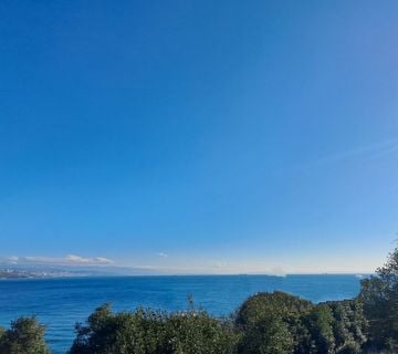 OPATIJA - Stan prvi red do mora - cover