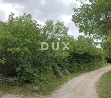 ISTRA, LABIN - Poljoprivredno zemljište 4.233 m² u blizini Labina – ravna parcela s pristupnim putem - cover