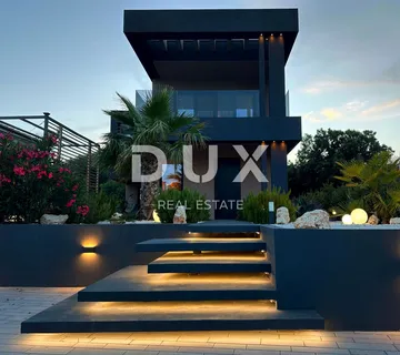 ISTRA, PREMANTURA - Luksuz koji se i pokazuje i živi, jedinstvena vila posebnog karaktera, na svega 500m od plaže - cover