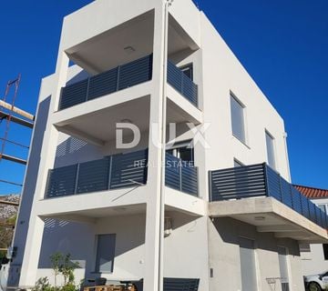 SELINE, ZADAR - TOP PRILIKA! Novoizgrađena kuća s 3 velika stana - cover
