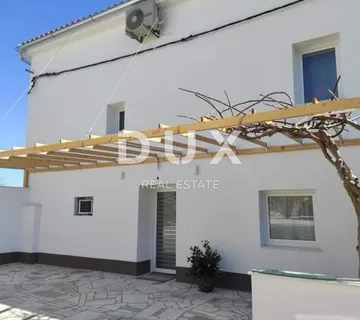 ISTRA, VALTURA Renovirana kuća s pogledom na more - cover