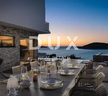 DALAMCIJA ROGOZNICA Luksuzna vila sa spektakularnim pogledom na more - cover