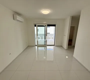 NOVI VINODOLSKI - Dvosobni stan u novogradnji! - cover