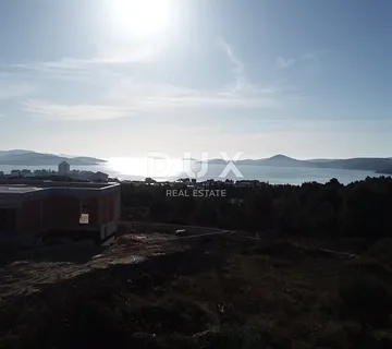 ŠIBENIK, VODICE – Atraktivno zemljište s pogledom na more - cover