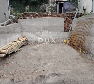 RIJEKA, KUKULJANOVO - građevinsko zemljište s idejnim projektom za samostojeću kuću sa dva odvojena stana! PRILIKA! - cover