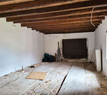 ISTRA.TINJAN - Dva kamena objekta  - cover