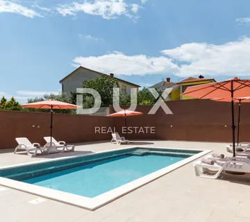 ISTRA, PULA - Apartmanska kuća s bazenom i uređenom okućnicom - cover