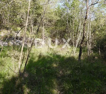 BRSEČ zemljište 1590m2 za obiteljsku kuću / apartmane / kuću za iznajmljivanje sa bazenom - cover