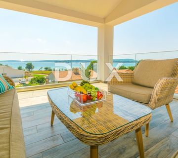 ISTRA, MEDULIN - Moderna vila villa s panoramskim pogledom na more i 100 metara od palaža - cover