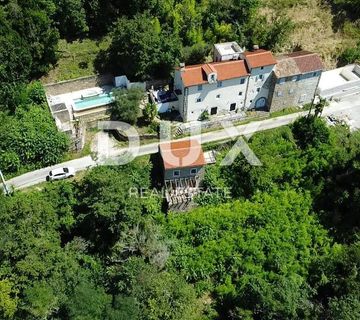 ISTRA, MOTOVUN - Kamena bajka u prirodi! RIJETKOST! - cover