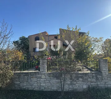 ZADAR, MURVICA - Kuća sa 2 stana i prostranom okućnicom - cover