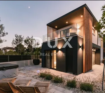 DALMACIJA, VODICE – Arhitektonsko remek djelo samo 350m od mora - cover