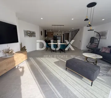 OPATIJA, POBRI - Villa u nizu, pogled, bazen! - cover