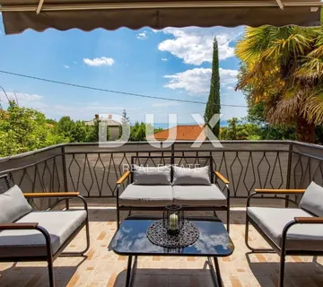 MATULJI, CENTAR - Samostojeća kuća u blizini centra - cover