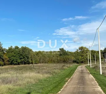 ISTRA, LOVREČ - Građevinsko zemljište okruženo prirodom - cover