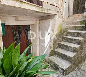 OTOK KRK, VRBNIK - Srce stare jezgre. Autentična kamena kuća, 2 ulaza, 80 m2 - cover