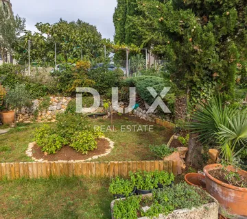 OTOK KRK, MALINSKA - Kamena vila blizu mora - cover