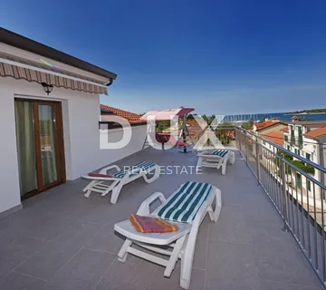 ISTRA, POREČ - Apartmanska kuća s pogledom na more - cover