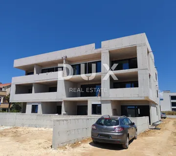 ZADAR, PRIVLAKA - Ekskluzivna Prilika za Luksuzan Život Uz Plažu u Modernoj Novogradnji! S2 - cover