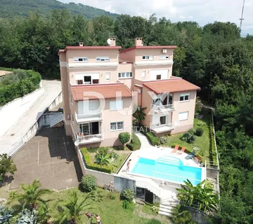 OPATIJA, IČIĆI - prostrani etažni stan 250 metara od mora s bazenom i vrtom - cover