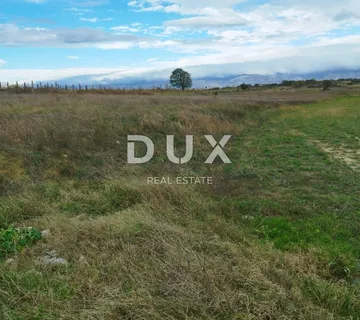 ZADAR, POLIČNIK - Poljoprivredno zemljište na mirnoj lokaciji površine čak 4773 m2! - cover