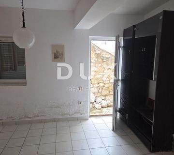 VODICE, PRVIĆ ŠEPURINE - kamena kuća prvi red do mora s panoramskim pogledom na obližnje otoke - cover