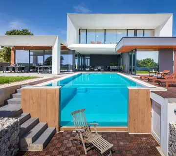 ISTRA, LIŽNJAN - Moderna bezvremenska francuska diva - cover