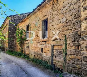 ISTRA, BUZET-Stara istarska kamena kuća u slikovitom istarskom selu  - cover
