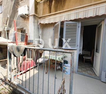 ISTRA, POREČ - Stan u starom gradu s velikim potencijalom - cover