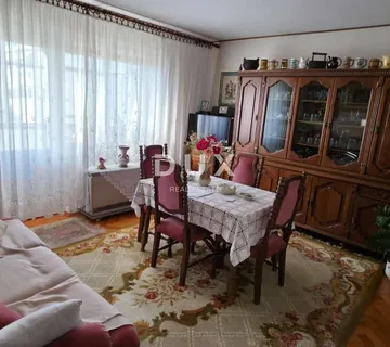 RIJEKA, DONJA VEŽICA – Uređen dvosobni stan s pogledom na more i balkonom - cover