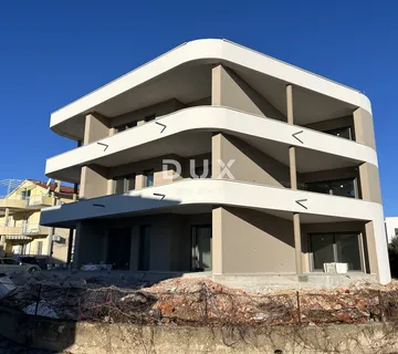 ŠIBENIK, VODICE – Stan u prizemlju novogradnje minutu od plaže - cover