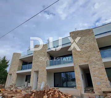 UMAG, ZAMBRATIJA - Dvoetažni stan s fenomenalnim pogledom - cover