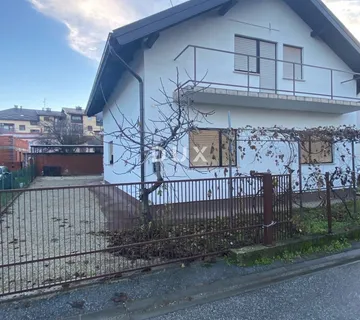 ZAGREB, DONJA DUBRAVA - dvije kuće na mirnoj lokaciji - cover