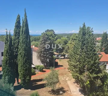 ISTRA, ČERVAR PORAT – Dvoetažni stan na zadnjem katu s pogledom na more! - cover