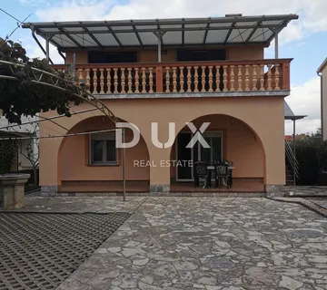 MALINSKA (okolica) -  Samostojeća kuća sa dva stana + podrum - cover