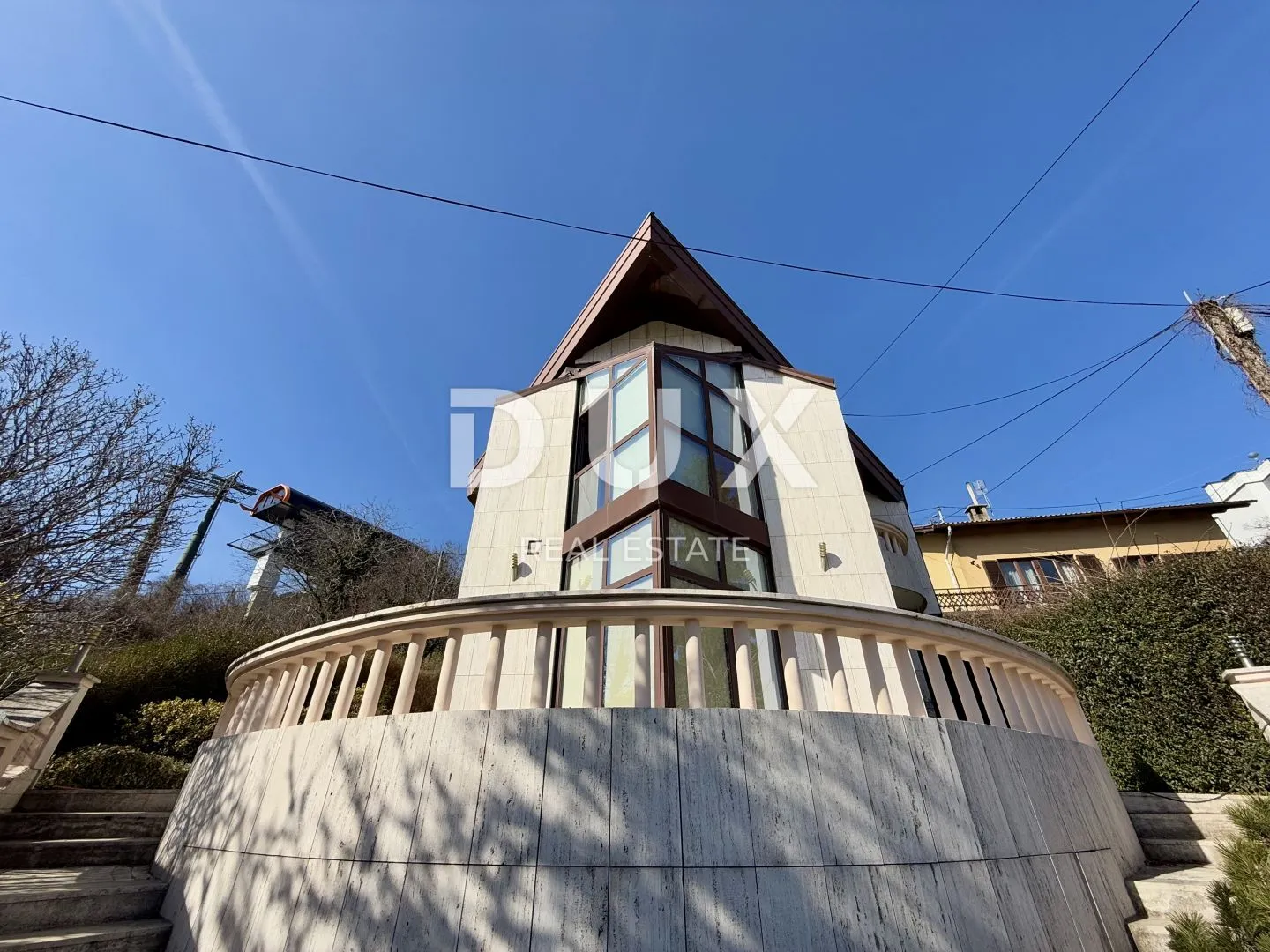 ZAGREB, PODSLJEME - obiteljska kuća s 681 m² okućnice, blizu žičare Sljeme za najam! - cover