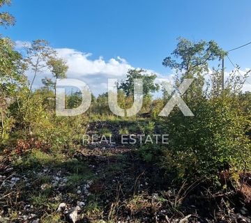 ISTRA, LABIN - Građevinsko zemljište od 1.036 m2 - cover