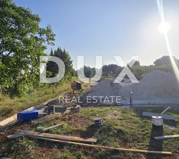 ISTRA, ŽMINJ - Zemljište s dozvolom i započetom gradnjom - cover