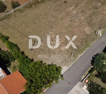 ZADAR, PRIVLAKA – Građevinsko zemljište 613m², 350m od mora! - cover